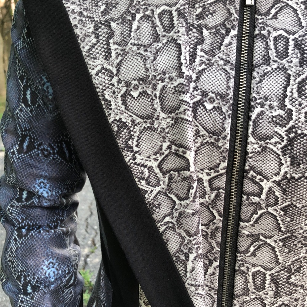 Bcbgmaxazria Printed Structured Jacket - image 5